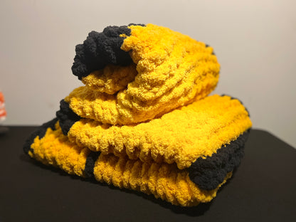 Bumble Bee Chunky Chenille Blanket
